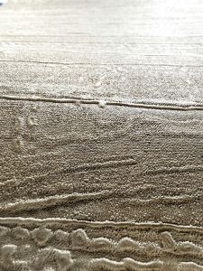 Ανάγλυφη Ταπετσαρία Τοίχου Ασημί  Με Τσαλακωτή Όψη 11908 0,70cm x 10m