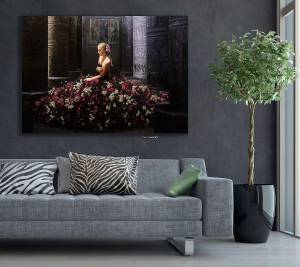 Πίνακας σε καμβά με γυναίκα και λουλούδια KNV736